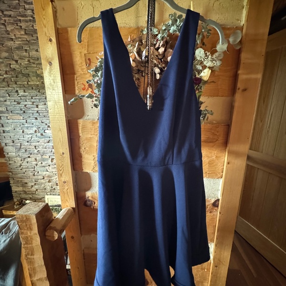 Dress - Picture 1 of 3